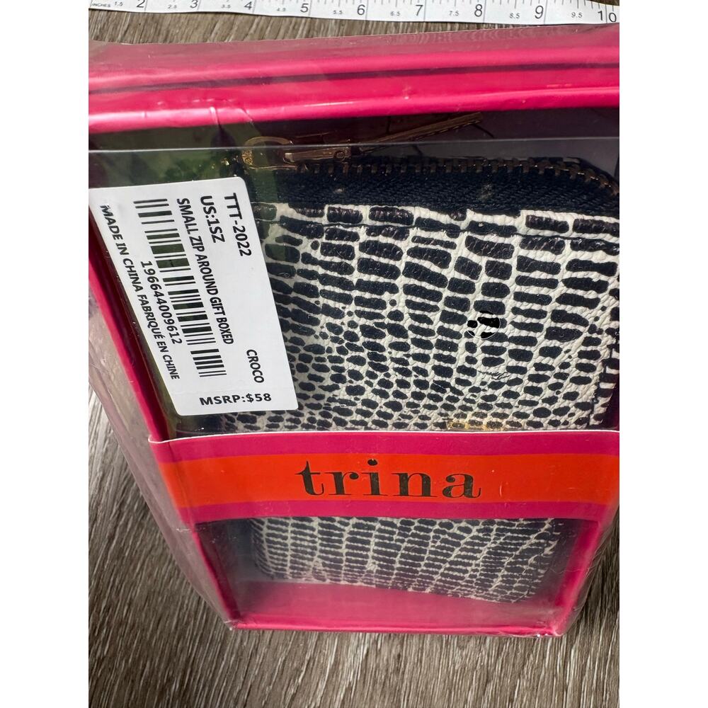 Trina Turk Chic Crocodile Pattern Wallet - New With Box! - Picture 6 of 7